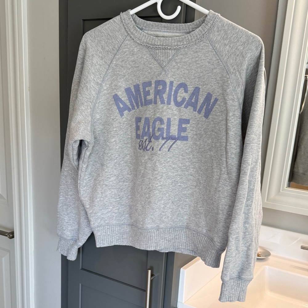 American Eagle Outfitters Heather Gray Crew Neck Sweatshirt